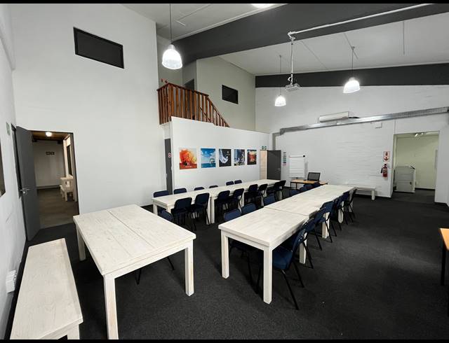 397M² OFFICE TO LET IN NDABENI